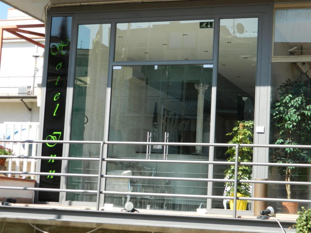 Hotel Inn Giardini Naxos Exterior photo